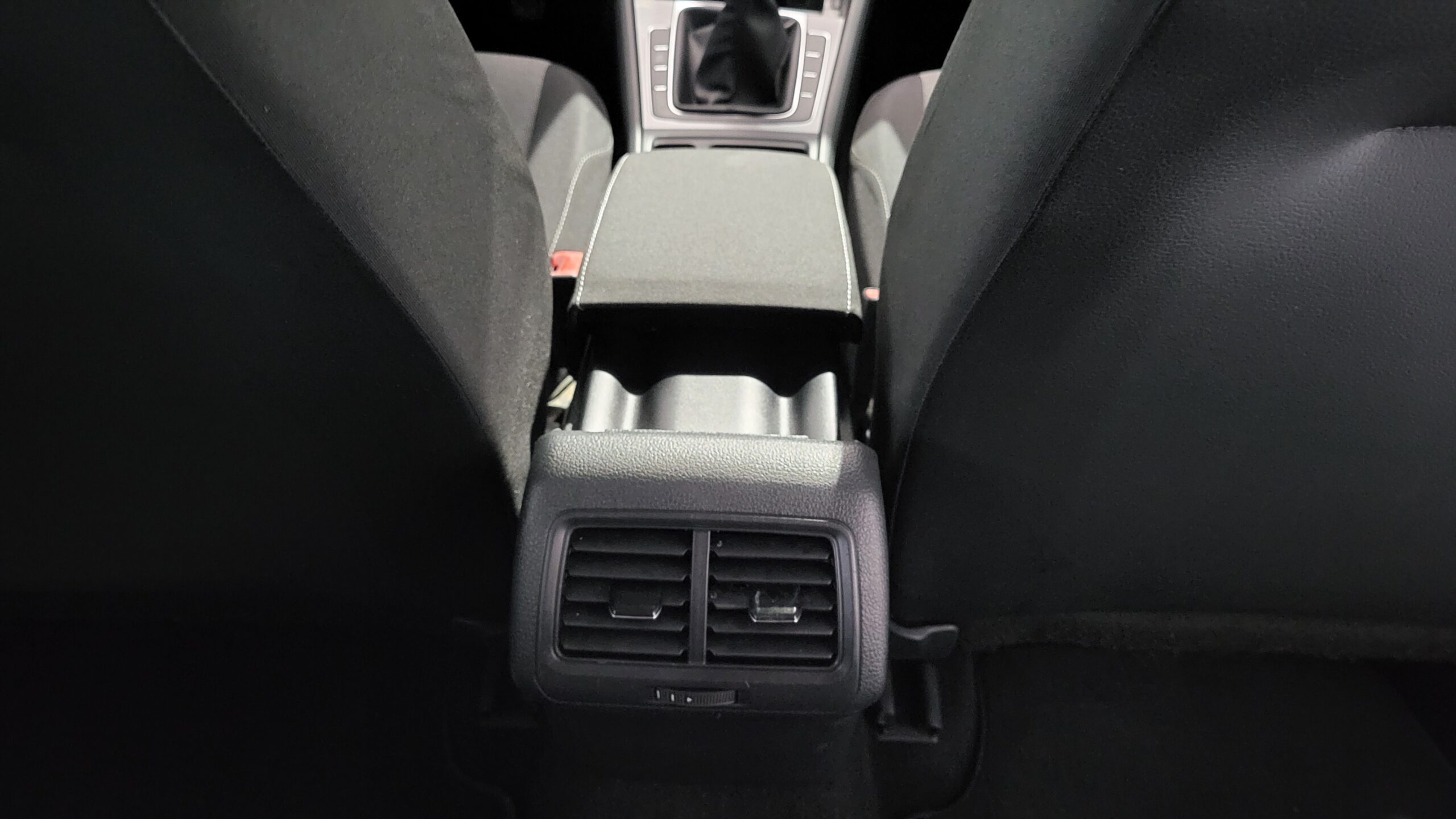 Frontal Volvo XC60 B4 HÍBRIDO de Ocasión en madrid