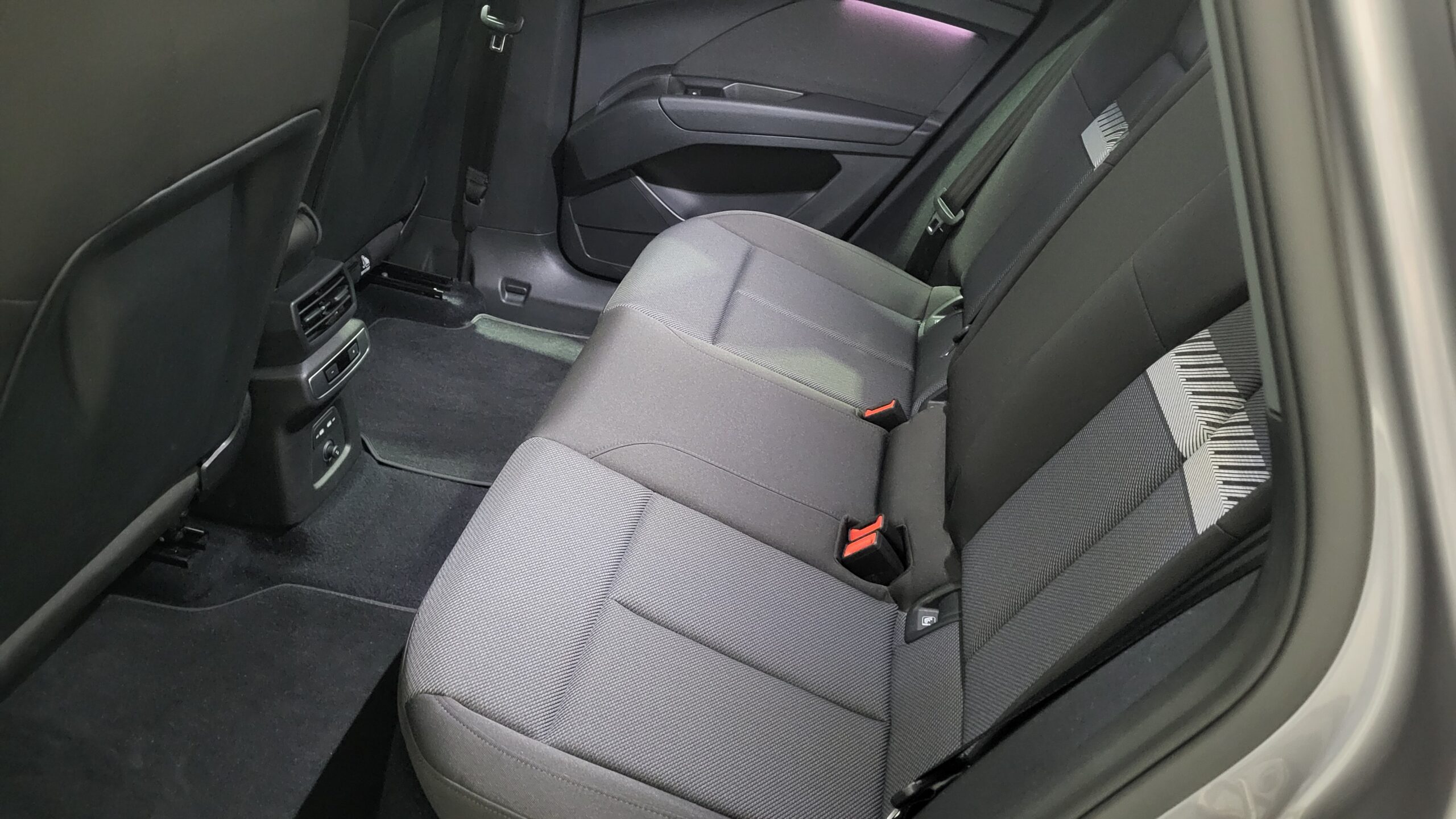 Salpicadero de Volvo XC60 B4 HÍBRIDO de Segunda Mano