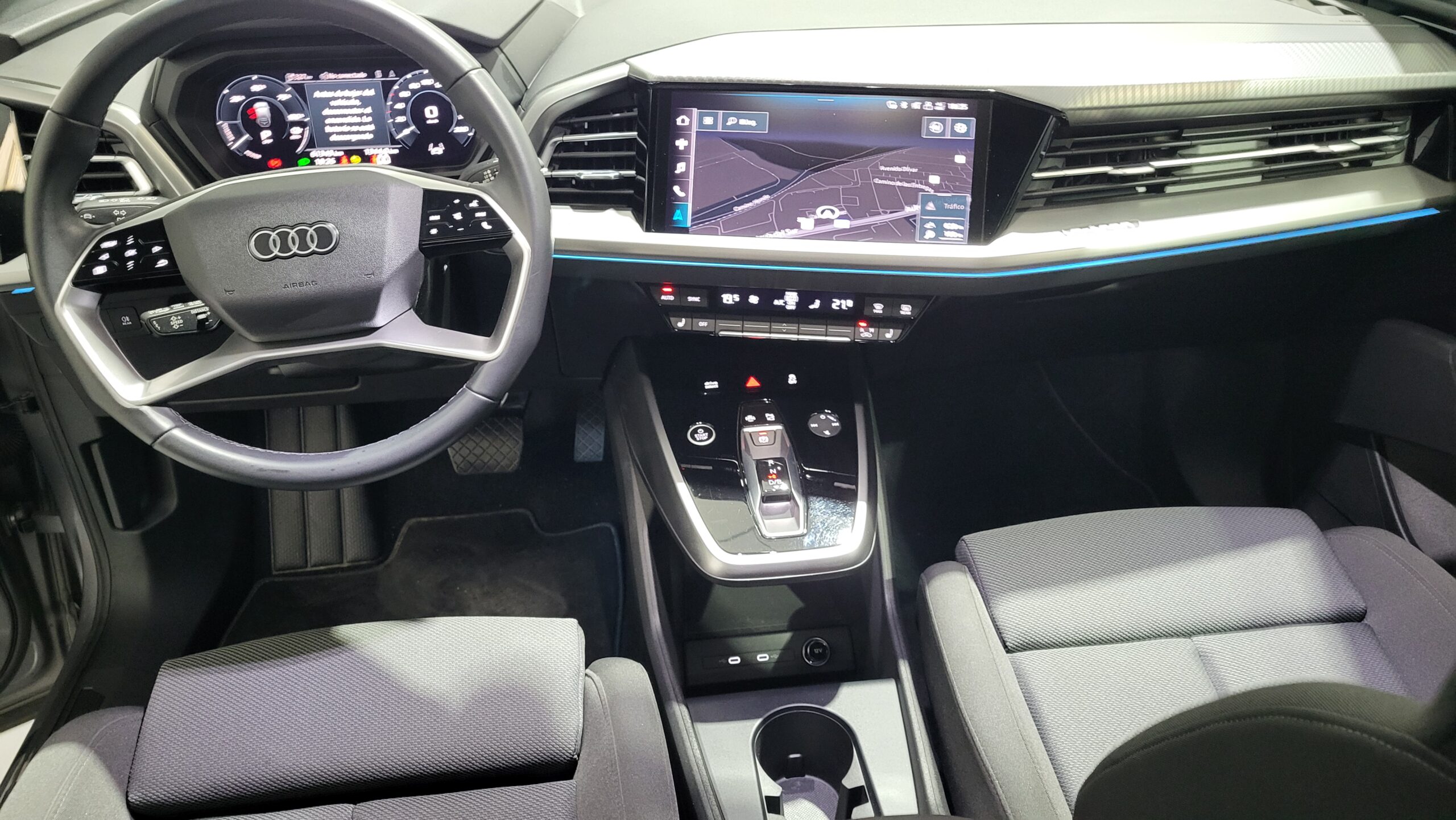 Volvo XC60 B4 HÍBRIDO maletero en Valdemoro