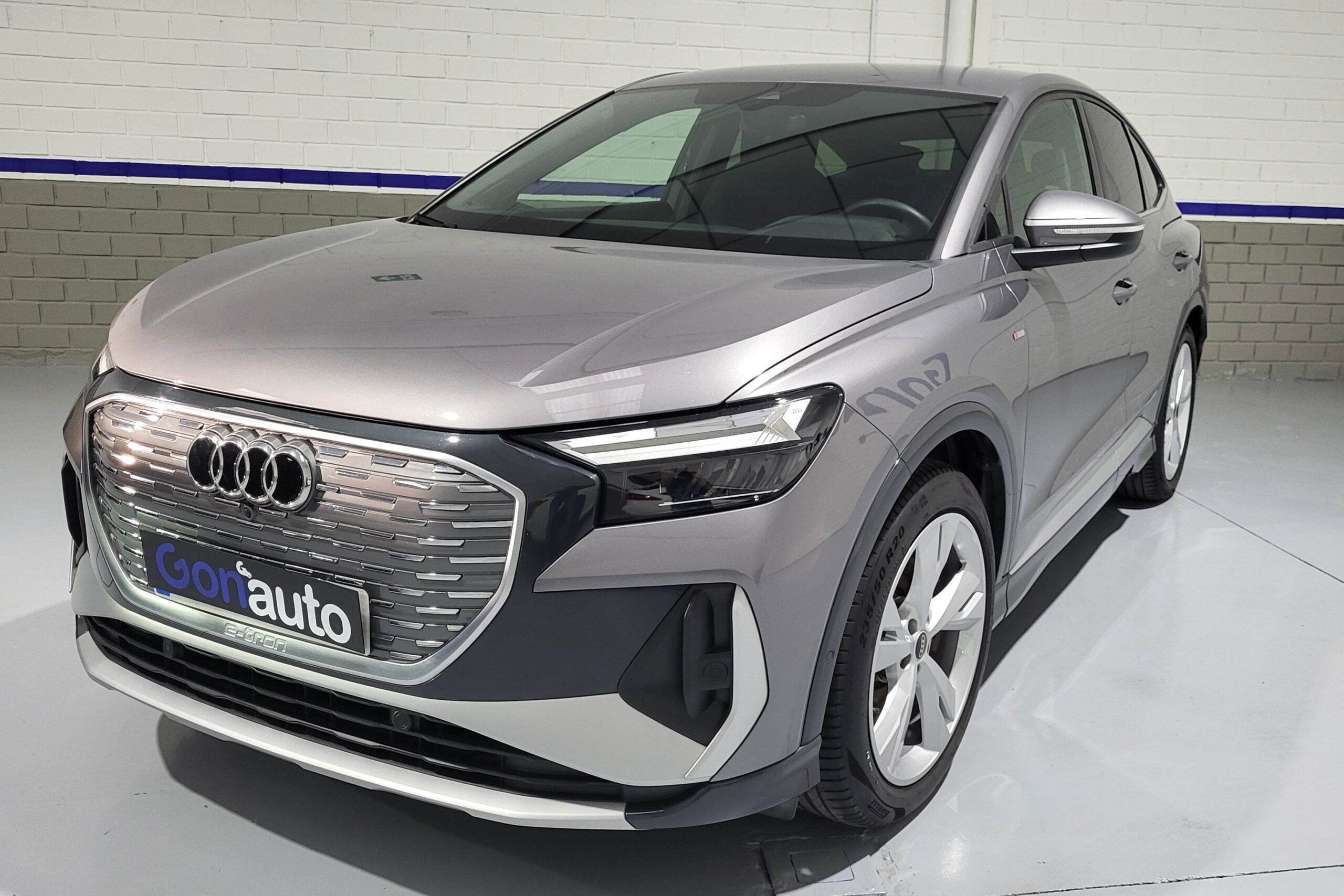 Frontal Volvo XC60 B4 HÍBRIDO de Ocasión en madrid