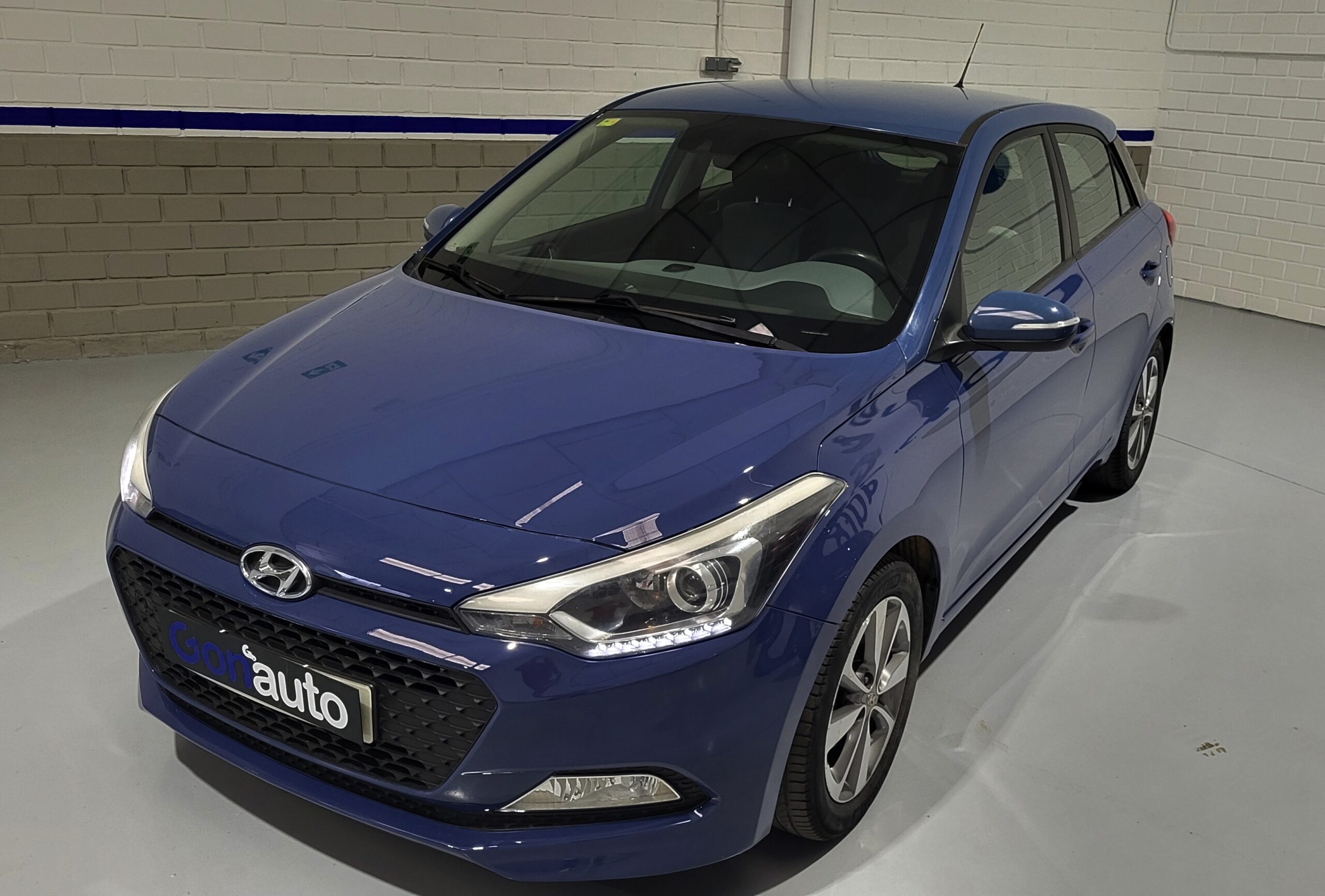 Volvo XC60 B4 HÍBRIDO maletero en Valdemoro